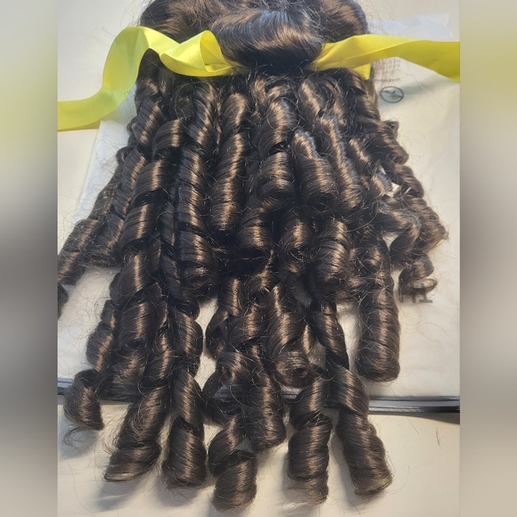 Disney Beauty & the Beast Princess Belle Wig Brown w/ yellow ribbon - Picture 4 of 8